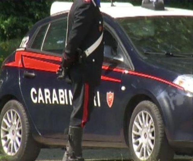 carabinieri auto