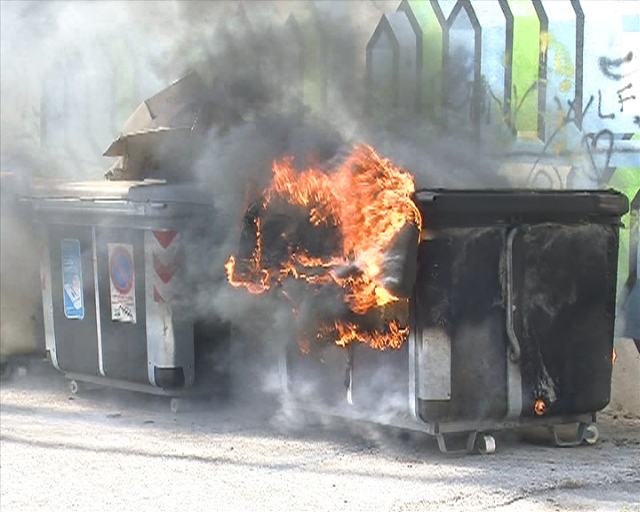 fuoco cassonetti